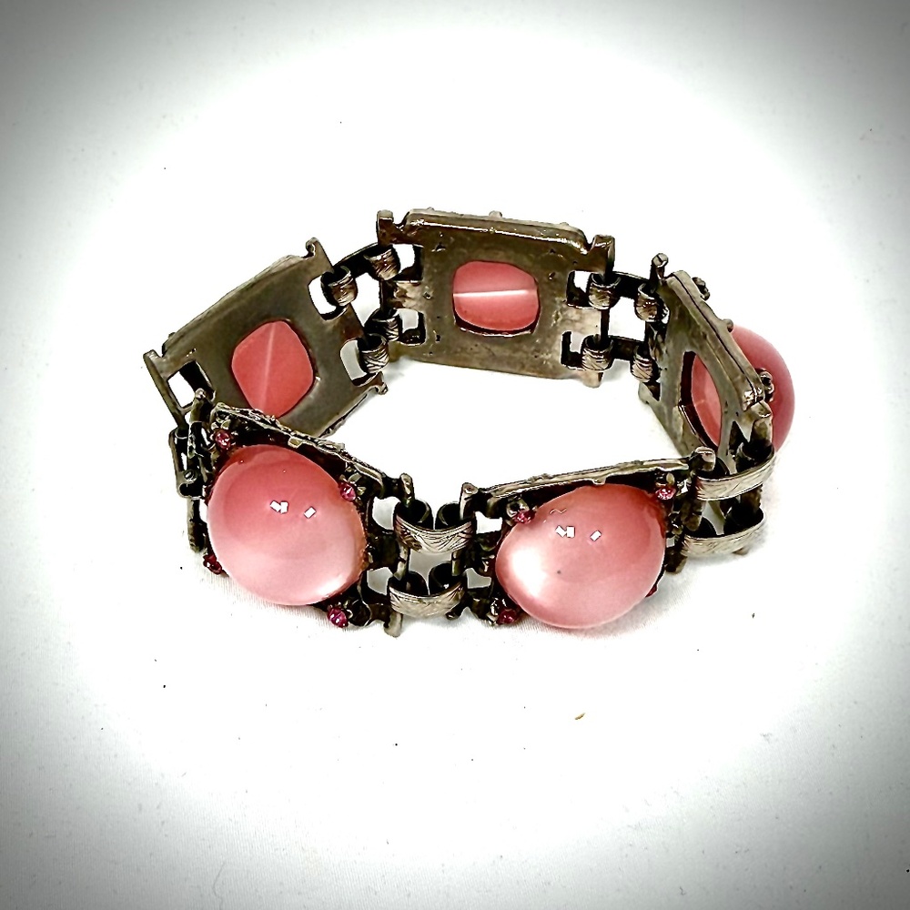 1950s Vintage Pink Thermoset Cabochon  Bracelet